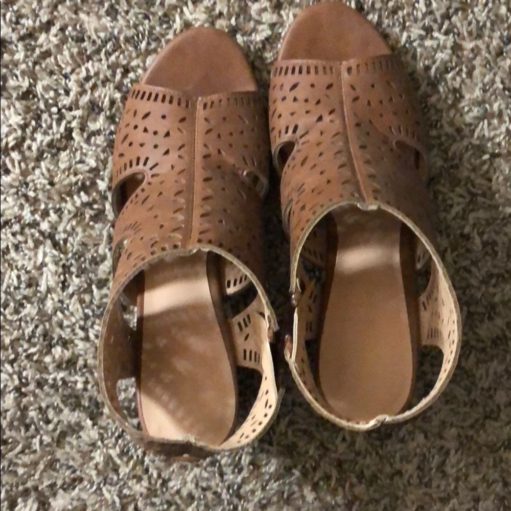 NWOT Frencescas heeled sandals (shootie)